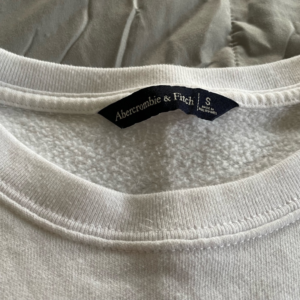 A&F Sweatshirt - Picture 2 of 4
